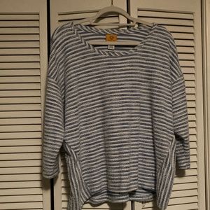 Rudy Rd. pullover 3/4 length sleeve top.
